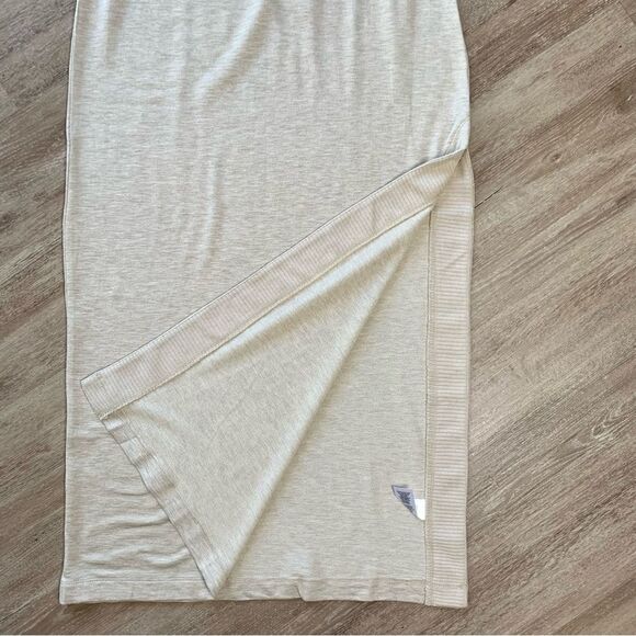 Elie Tahari Beige Heather Side Slit Knit Maxi Skirt Size Small NWT - Picture 2 of 7